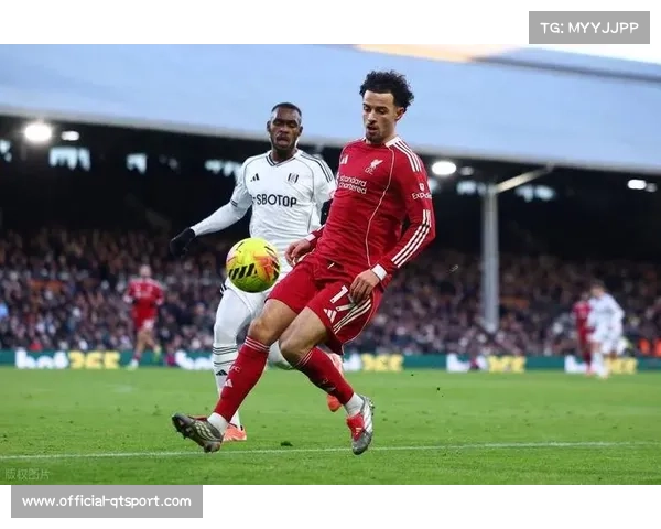 富勒姆2-2利物浦，里德补时世界波上演绝平好戏